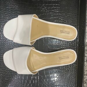 Michael Kors NWT White Women's Mules Sandals Size-7.5